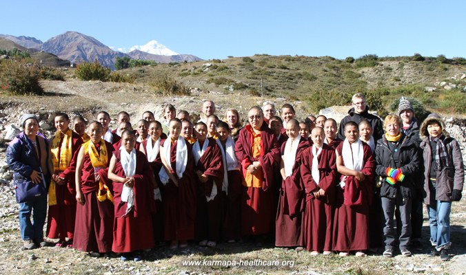 Shangpa Rinpoche with the the nuns and the KHCP-team