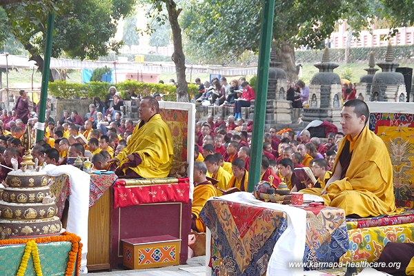 Shamarpa and Karmapa open the Monlam
