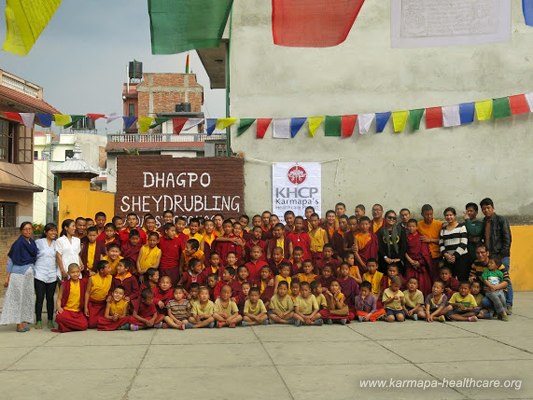 ktm Sherab Gyaltsen Rinpoche KHCP-medical team with the full school class