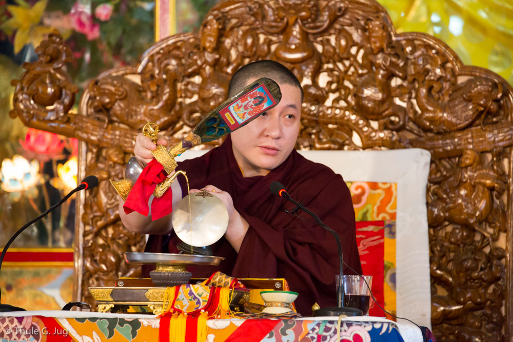Gyalwa Karmapa gives a Chenresig empowerment