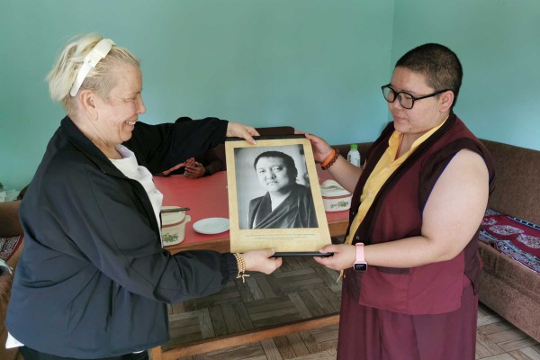 20251024 rumtek nuns gift 2100px